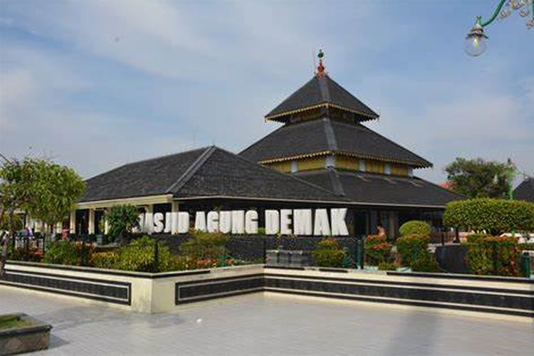 Mengenal Salah Satu Masjid Tertua di Indonesia